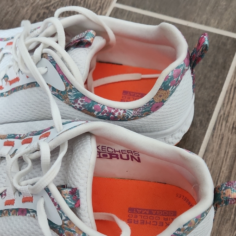Skechers White Sneakers with Multicolor Details - Picture 4 of 7